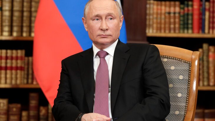 Путин упростил для иностранцев открытие счетов в российских банках